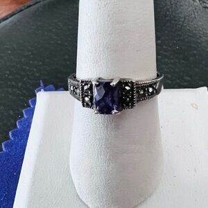 Sterling Silver Amethyst Stone Vintage-Style Ring.